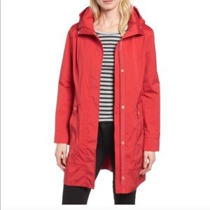 Cole Hahn red tie back hooded raincoat Medium NWOT